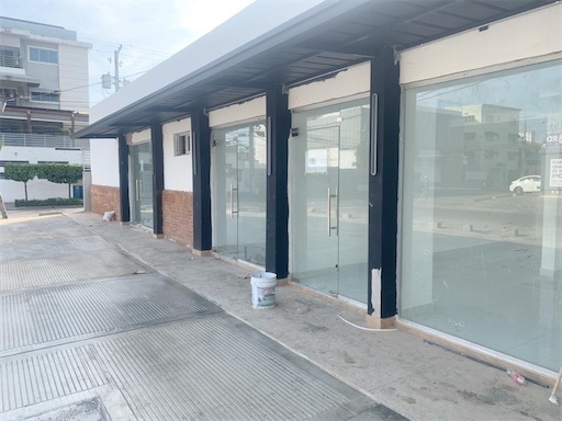 oficinas y locales comerciales - Local céntrico en los prados  4