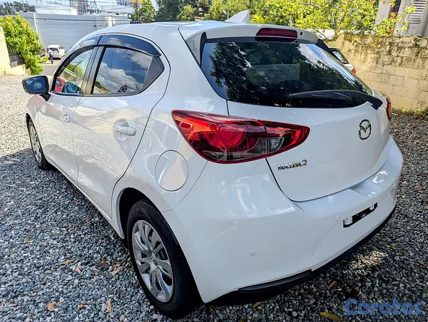 carros - Mazda Demio 2020 7