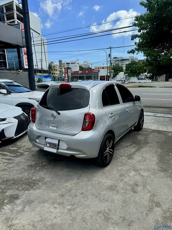 carros - Nissan March 2016 6