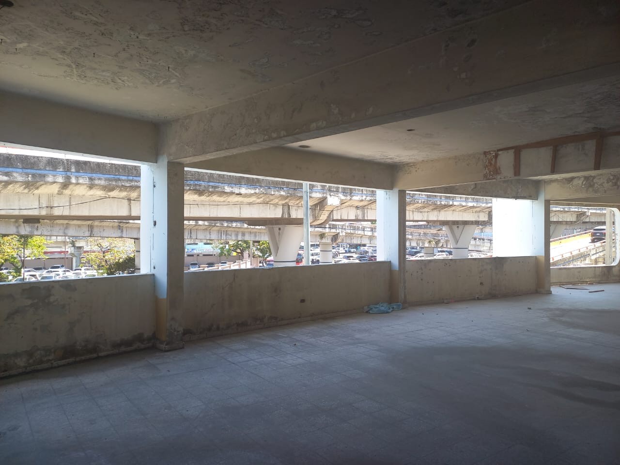 oficinas y locales comerciales - Local comercial 2 niveles  488 mts en la 27 febrero  en San Carlos 
