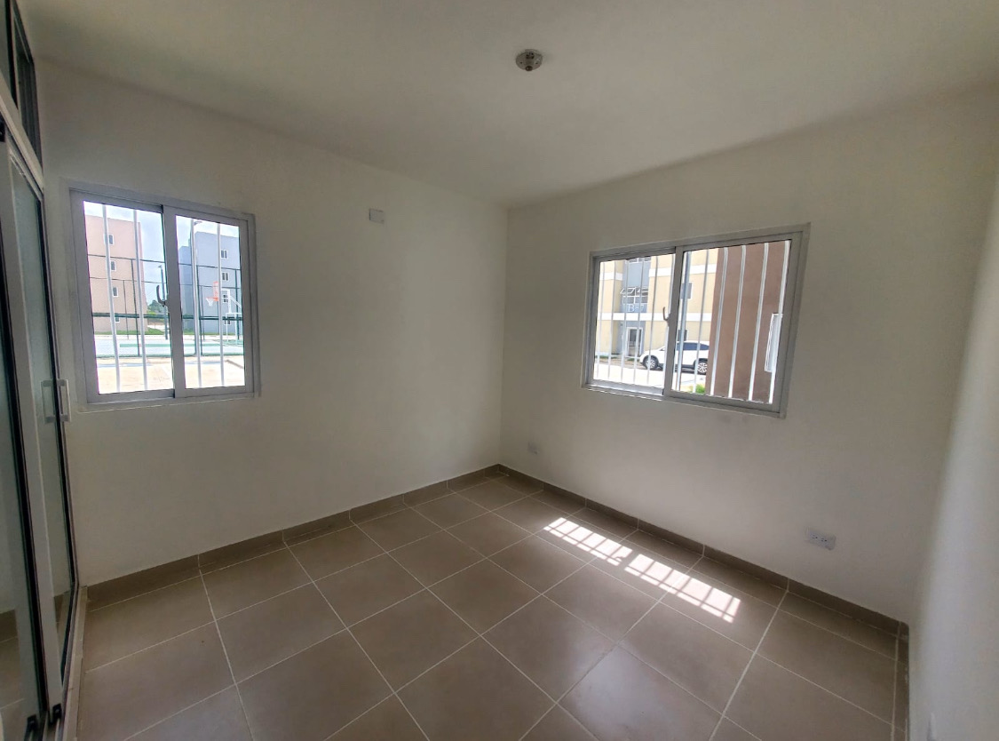 casas - APARTAMENTO EN PRIMER PISO CON HIERROS EN STO DGO ESTE 5
