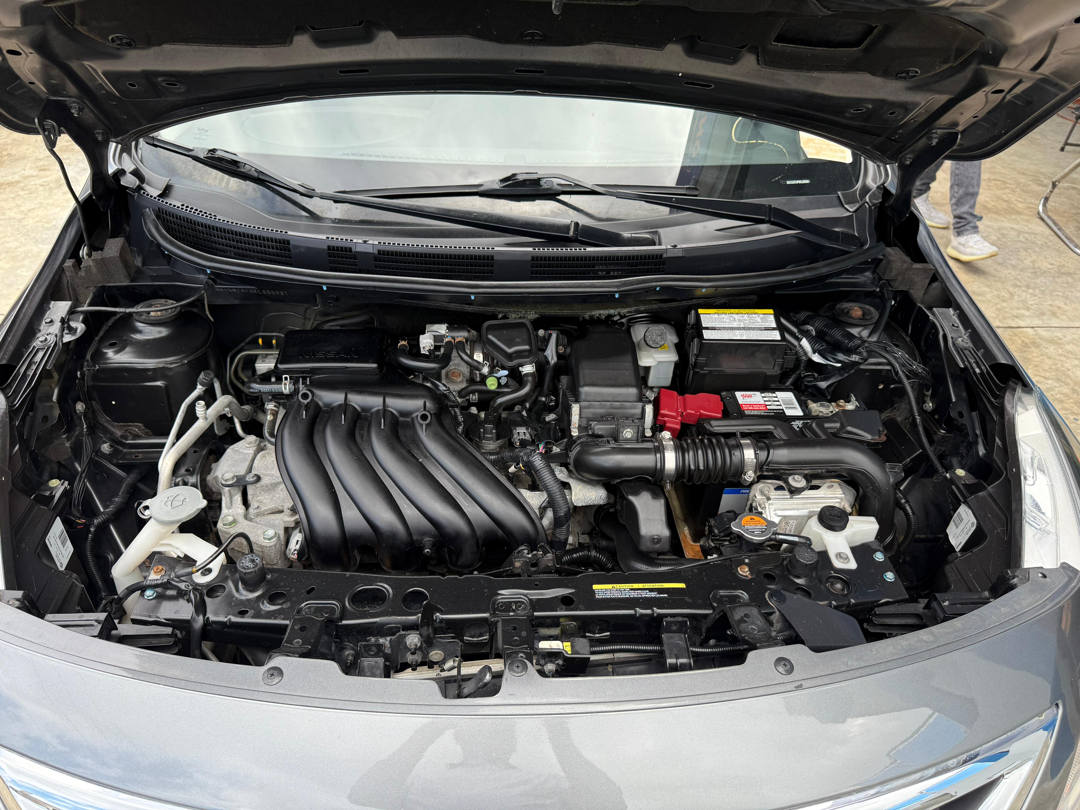 carros - nissan versa sv  7