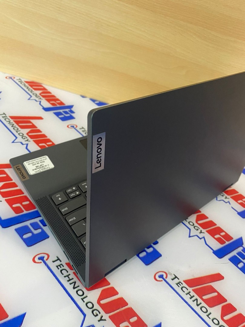 computadoras y laptops - LAPTOP LENOVO FLEX 5 14ARE05 AMD RYZEN 3 4300U 2.7GH 4GB DDR4 128GB 14 0