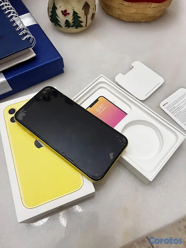 celulares y tabletas - iPhone 11 - 128GB CON SU CAJA 2