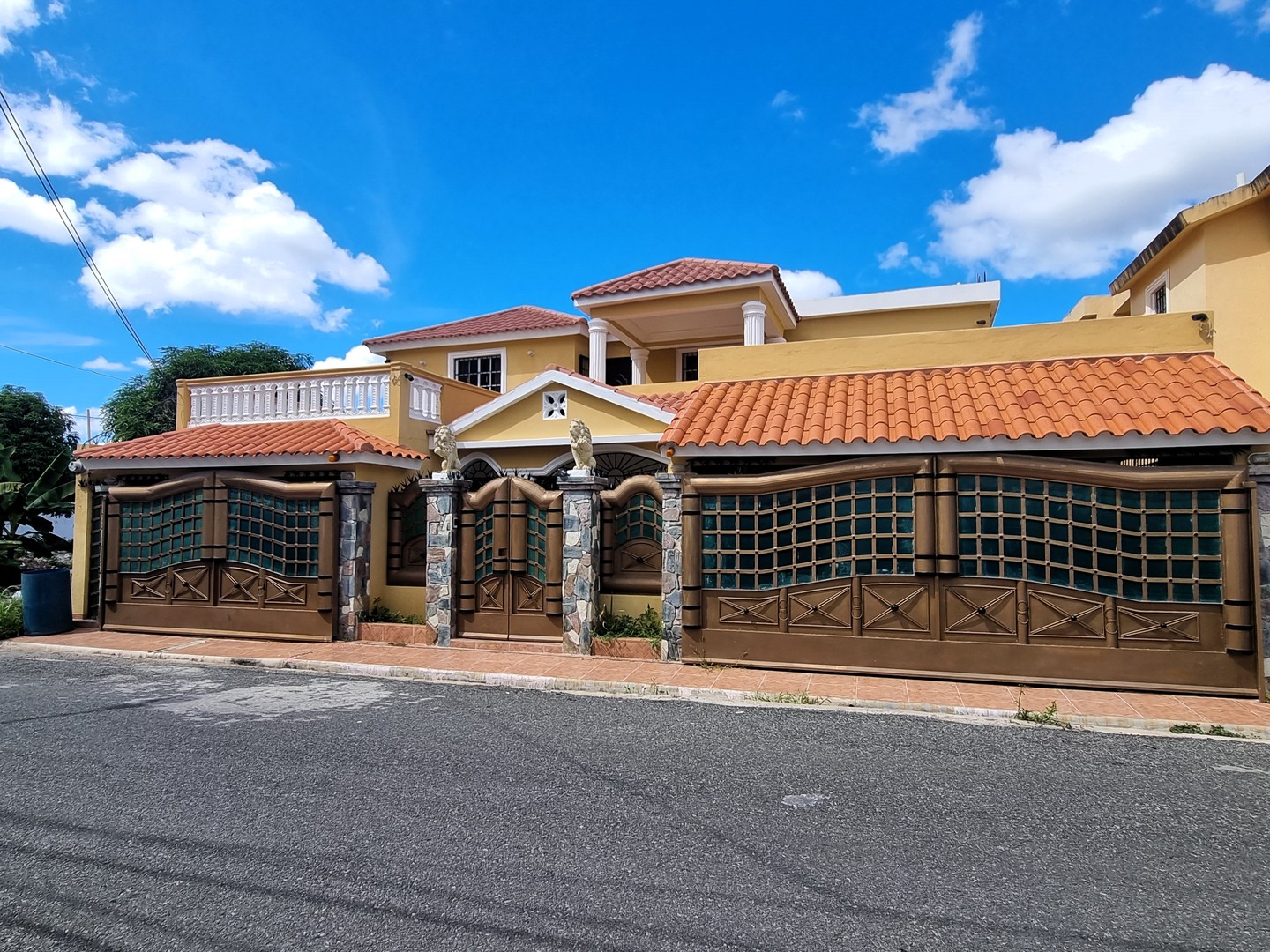 casas - Vendo Casa dos niveles en Residencial Brisa Oriental San Isidro y Ecologica