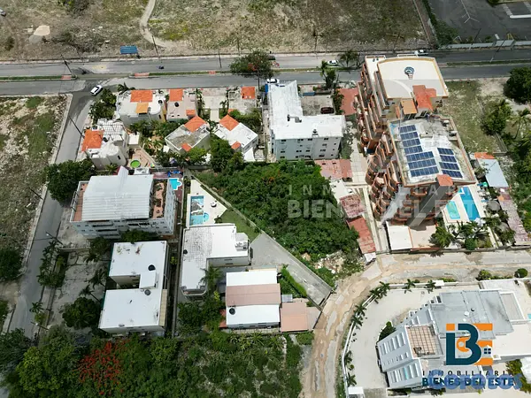 solares y terrenos - VENDE Excelente Solar con 1,024 metros en el CENTR 9