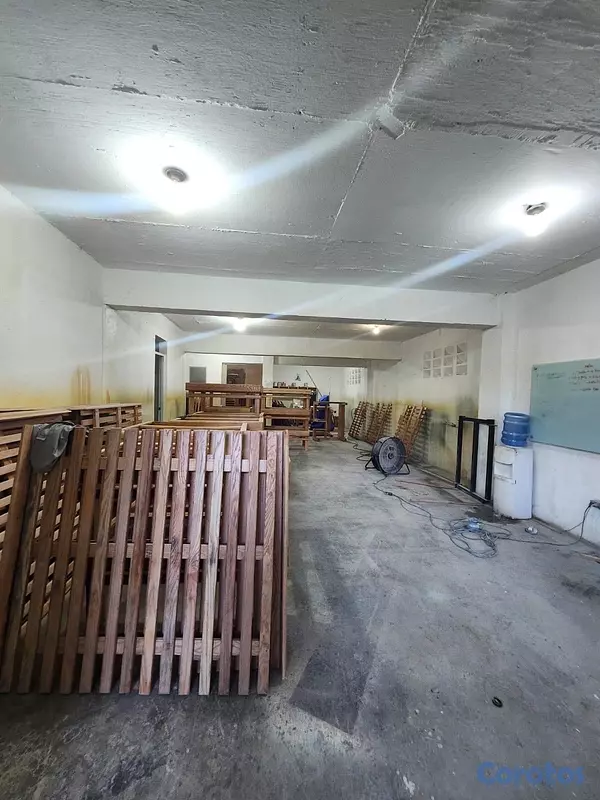 oficinas y locales comerciales - nave manoguayavo vendo de dos niveles 442 mtrs  4