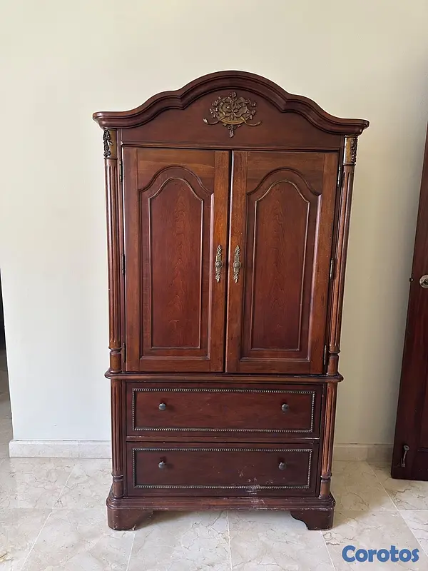 muebles y colchones - Armario de madera duradera en buen estado  2