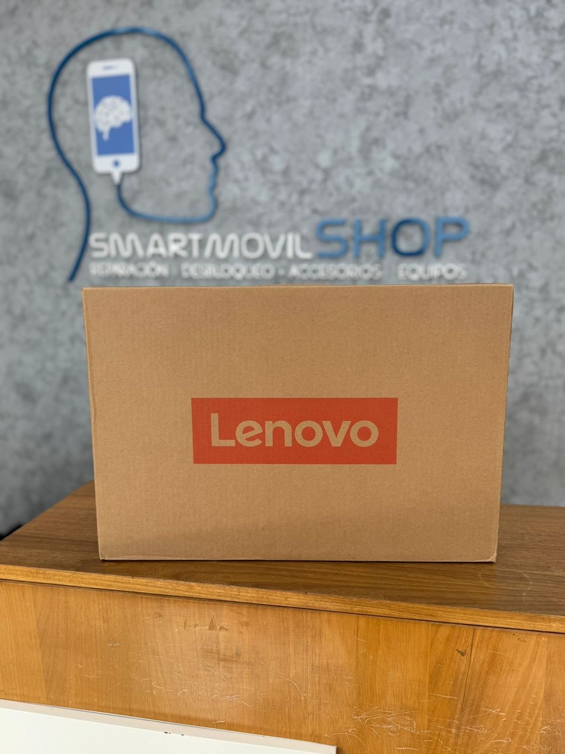 computadoras y laptops - Laptop Lenovo Idepad Amd Ryzen 3 7320u 2.4Ghz 8gb 15.6" Nueva (tienda física)
