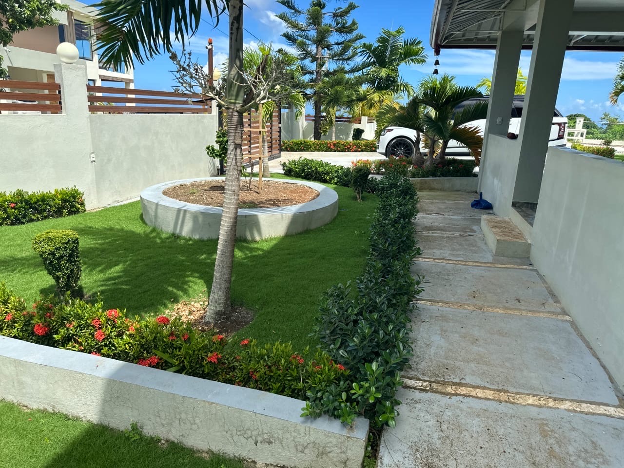 casas - casa vacacional de dos niveles en amplio terreno en Cabrera nagua vista al mar 5