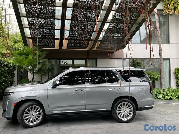 jeepetas y camionetas - Cadillac Escalade Premium Luxury 2023 7