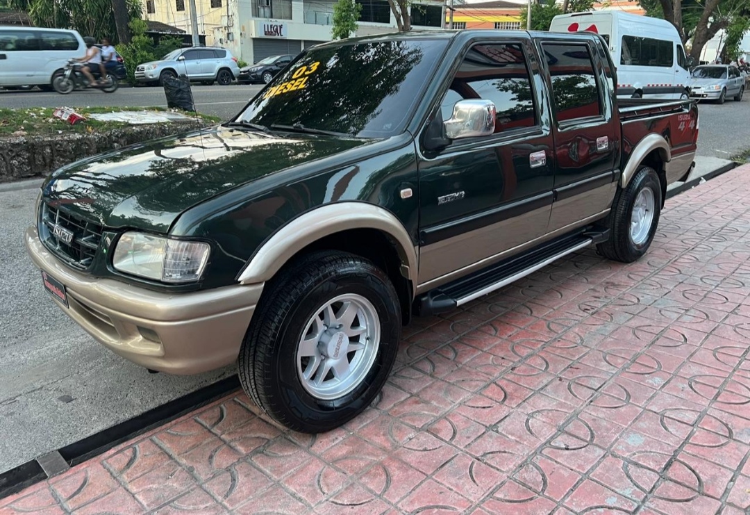 jeepetas y camionetas - Isuzu Kb 4x4 Automática 