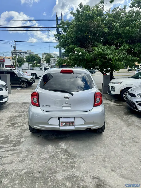 carros - Nissan March 2016 7