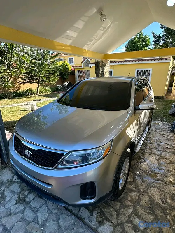 jeepetas y camionetas - Kia Sorento 2015 en excelentes condiciones  4