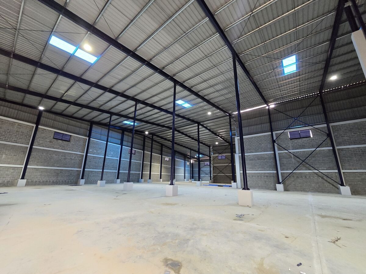 otros inmuebles - ALQUILO Nave  prox. al merca Santo Domingo  KM 22 3