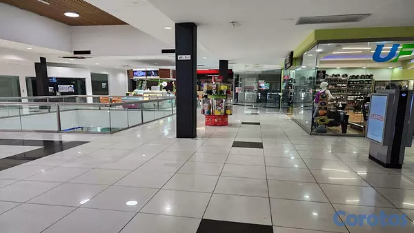 oficinas y locales comerciales - Local Comercial en Alquiler en Plaza Internacional – 86 m² en Área de Comida 4
