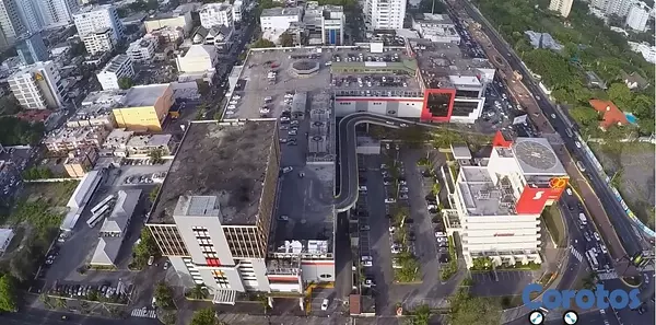 oficinas y locales comerciales - Gran Local en Plaza Central Piantini  de 2505 m2 7