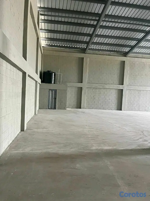 oficinas y locales comerciales - Nave comercial DISPONIBLE  8
