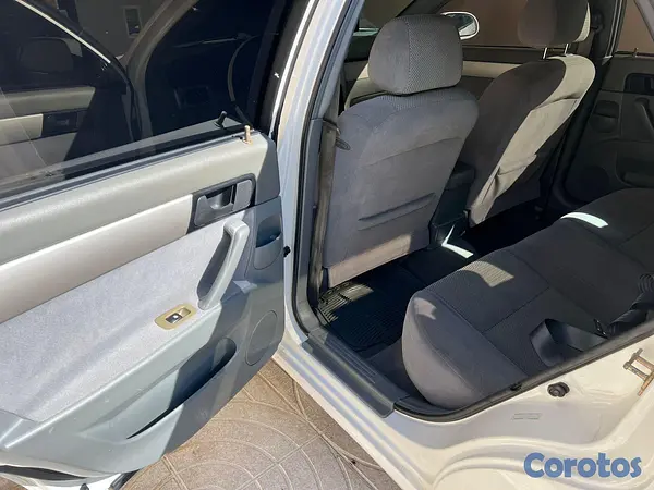 carros - Vendo Suzuki Forenza Negociable  17