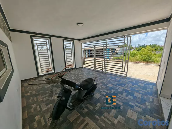 casas - Se Vende amplia Vivienda NUEVA, con mucho patio, u 3