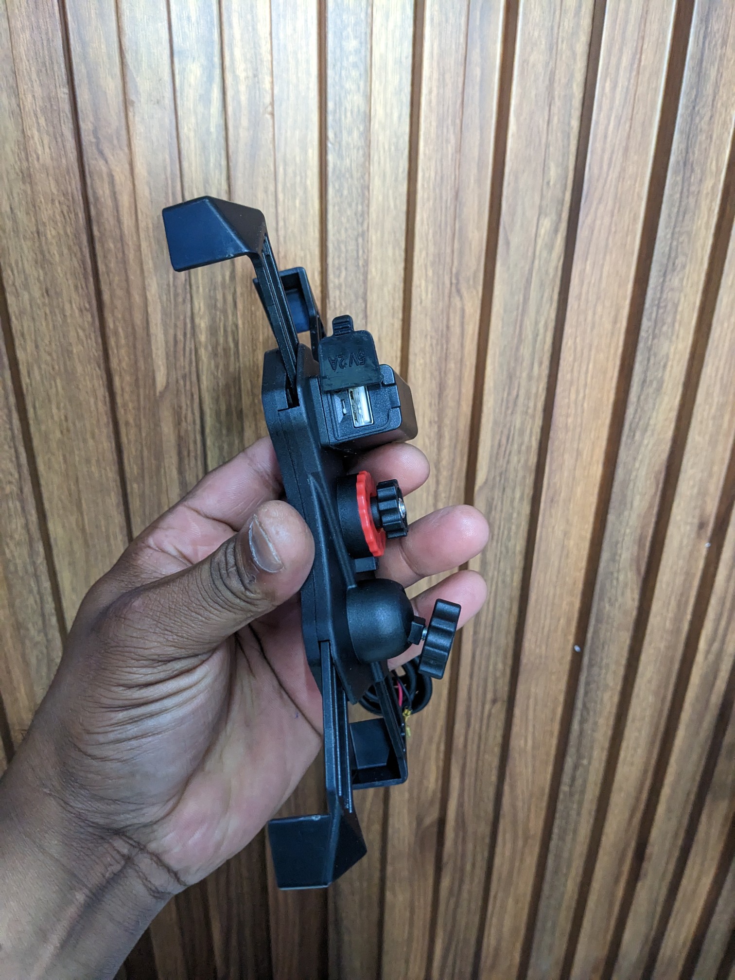 celulares y tabletas - Base para motos con salida USB de carga 5