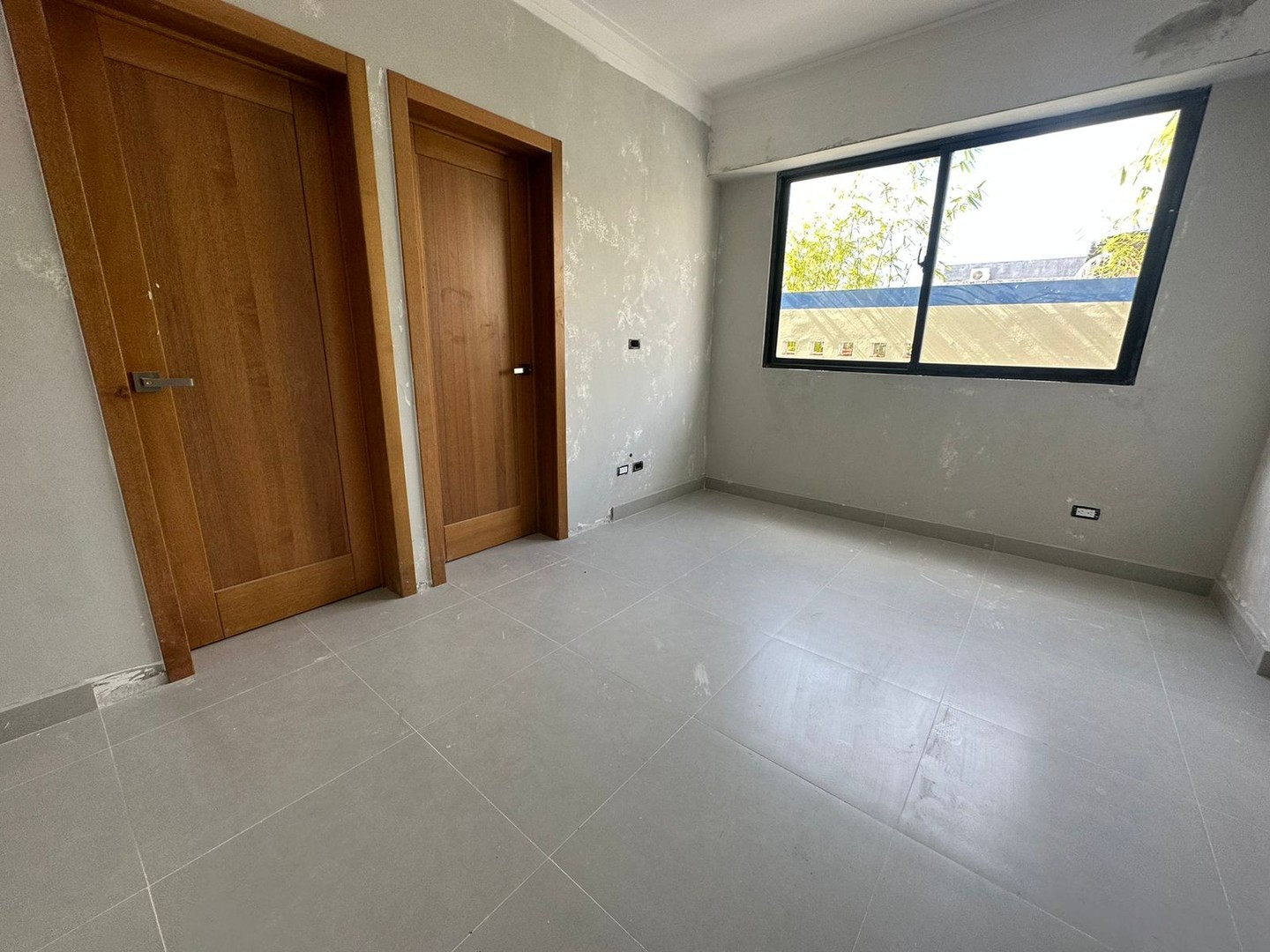 apartamentos - Vendo Mirador Norte, piso 4 precio. 3 habitaciones con su baño 7