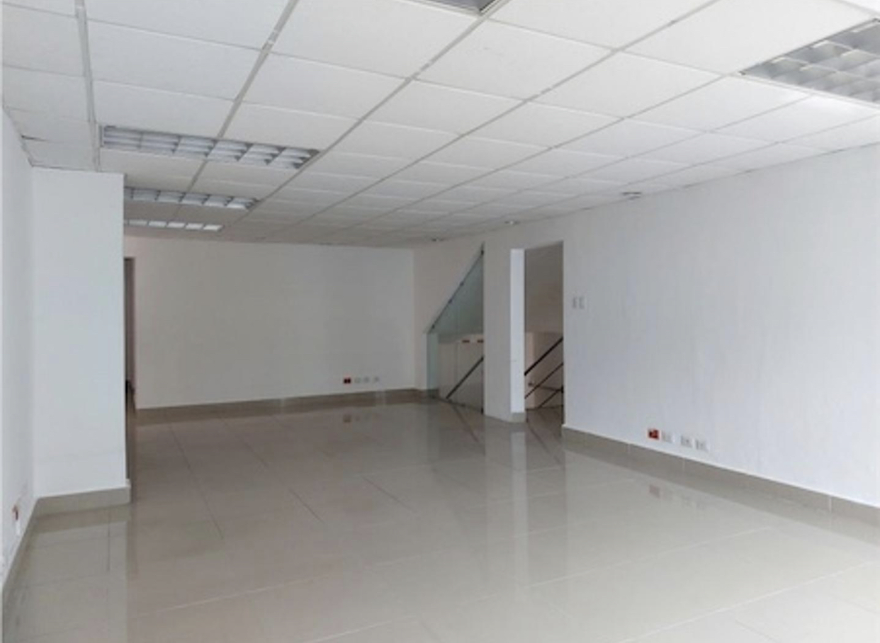 oficinas y locales comerciales - Local céntrico de 300 metros 5