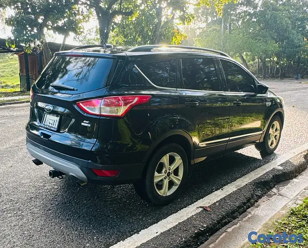 jeepetas y camionetas - Ford Escape SE EcoBoost 4WD 2014 Excelente estado 5