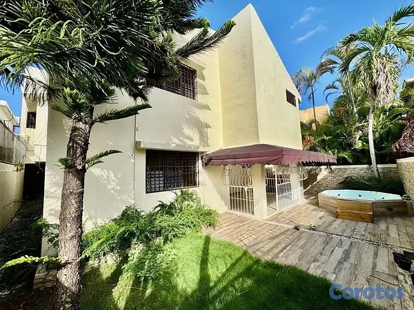 casas - Hermosa casa en venta 2 niveles -Las Praderas 10