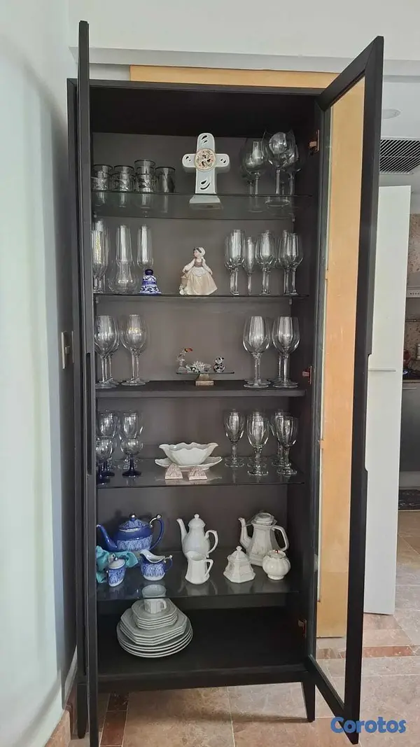 muebles y colchones - Vitrina 2
