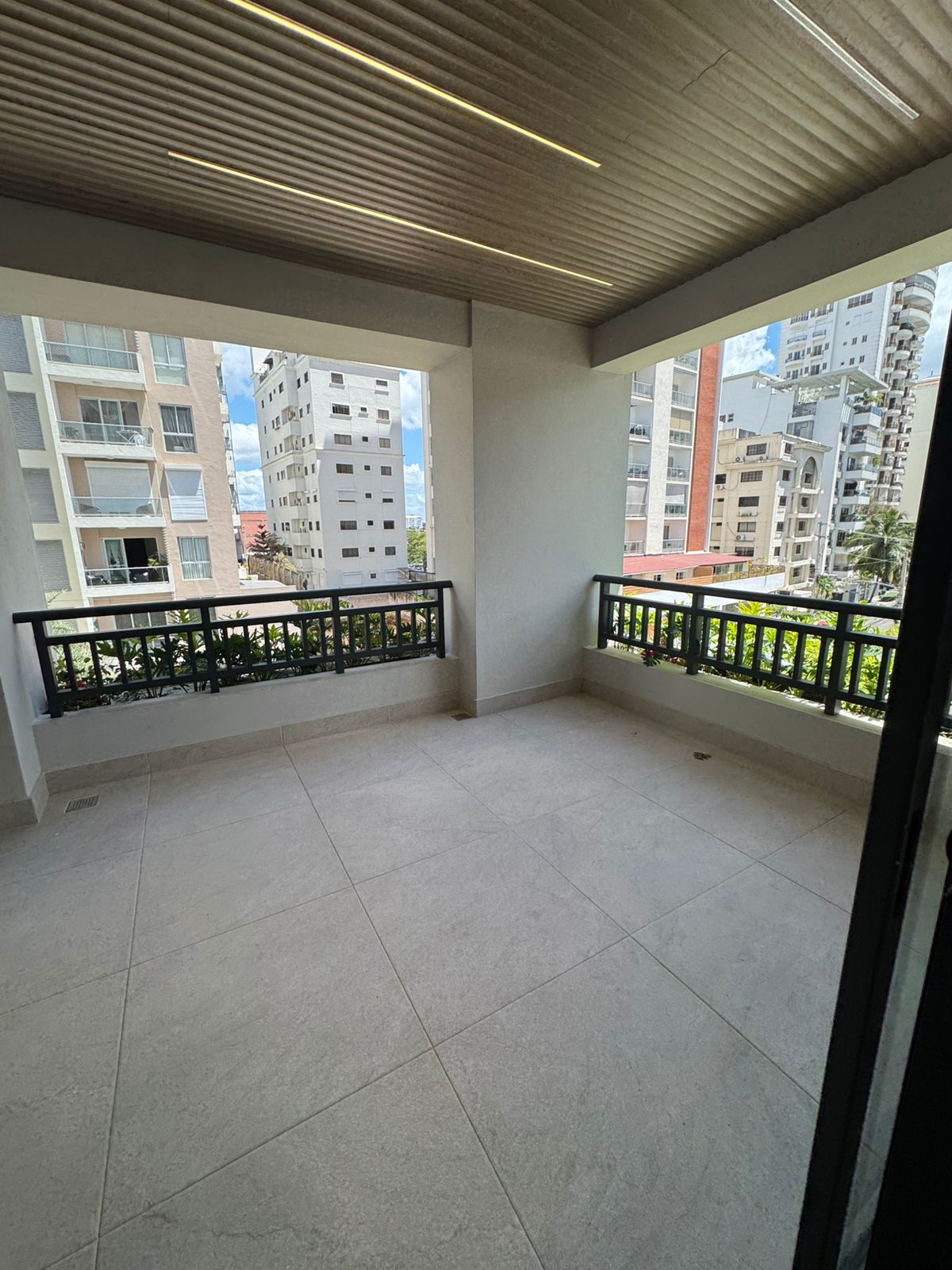 apartamentos - Piso 3 A Estrenar En Ensanche Paraíso 9