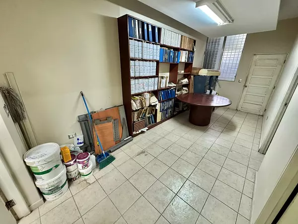 oficinas y locales comerciales - Local Comercial en Venta ZONA UNIVERSITARIA  8