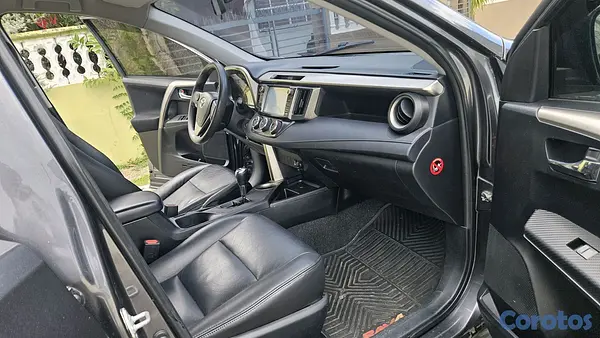 jeepetas y camionetas - Toyota rav4 2015 12