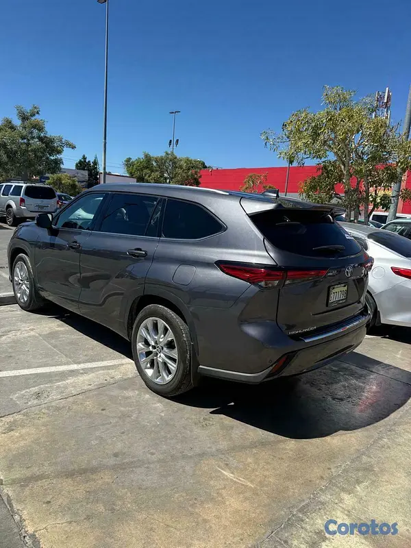jeepetas y camionetas - Toyota único dueño excelentes condiciones  9
