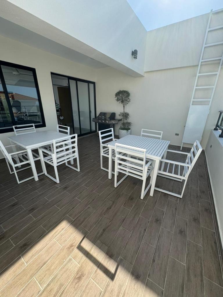 apartamentos - Alquiló mirador sur tres hab tres parqueo 3.5 baño 3