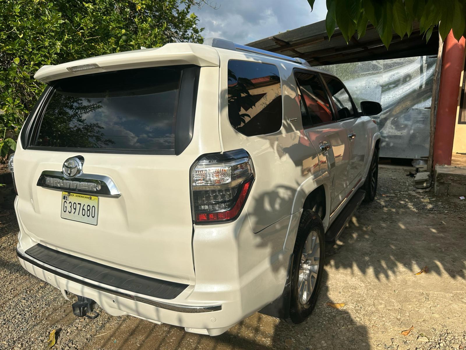 jeepetas y camionetas - Toyota 4runner sr5 2017 3