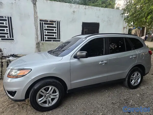 jeepetas y camionetas - Santa Fe año 2010 
Motor dohc 
Precio 490 7