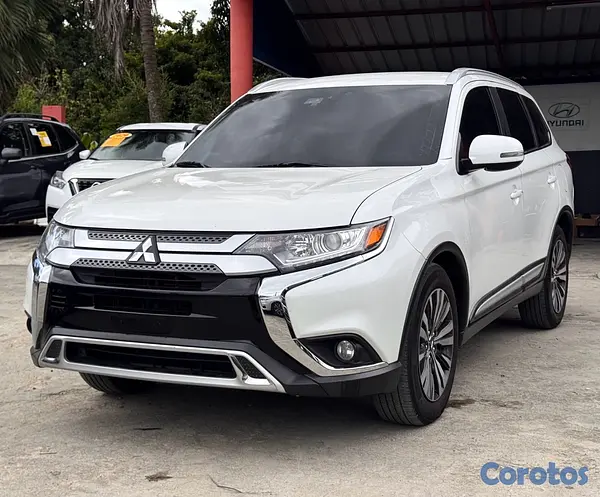 jeepetas y camionetas - Mitsubishi Outlander SEL 2019  
 3