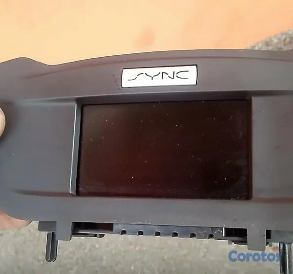 repuestos - Vendo monitor del tablero Ford scape 2017 3