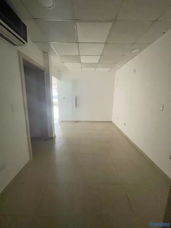 oficinas y locales comerciales - Alquiler local en primer nivel 4