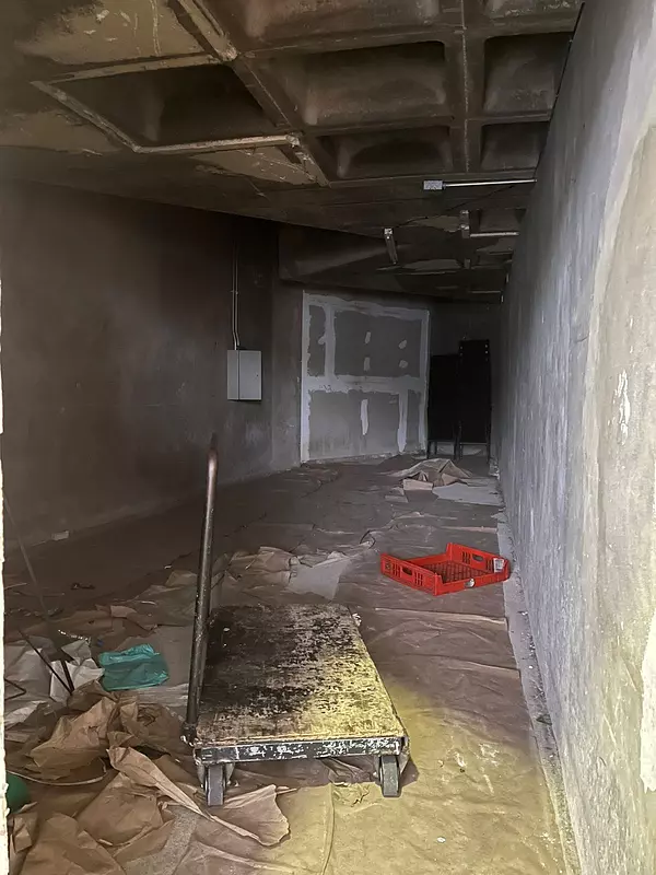 oficinas y locales comerciales - Vendo Sambil local de 42 mts mas 360 mts terraza ideal para Roof Topp 4