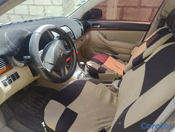 carros - Toyota Avensis 2005 4