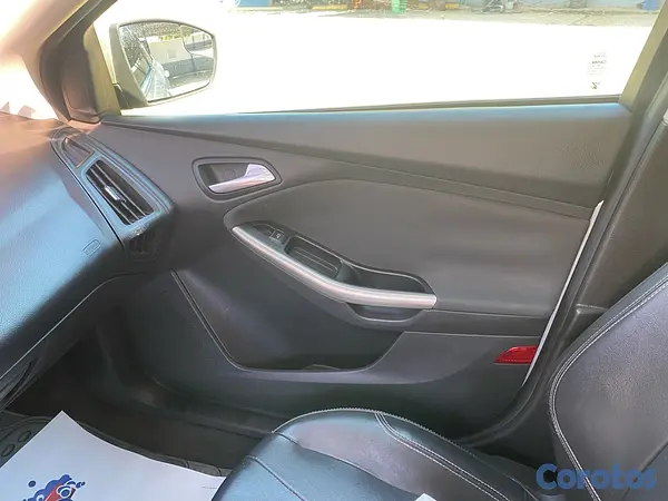 carros - Carro Ford Focus  9