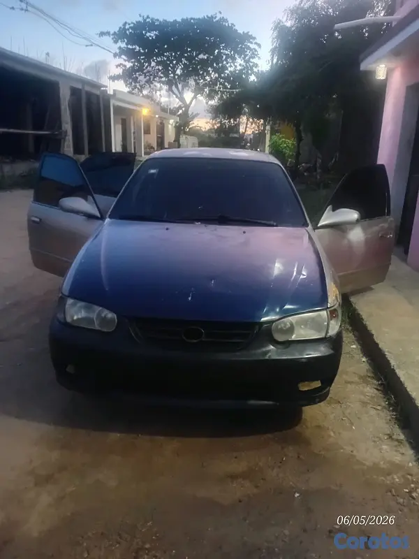 carros - sevende toyota corolla 2001  $145 2