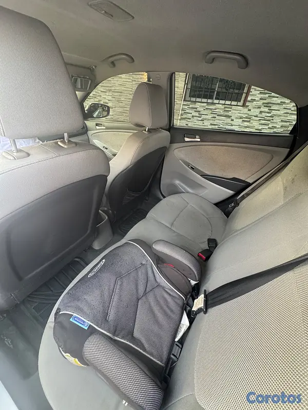 carros - Hyundai Accent  18