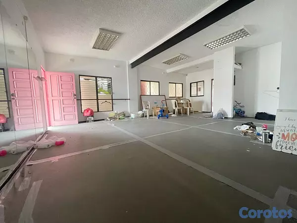 casas - Propiedad comercial en los Prados  6