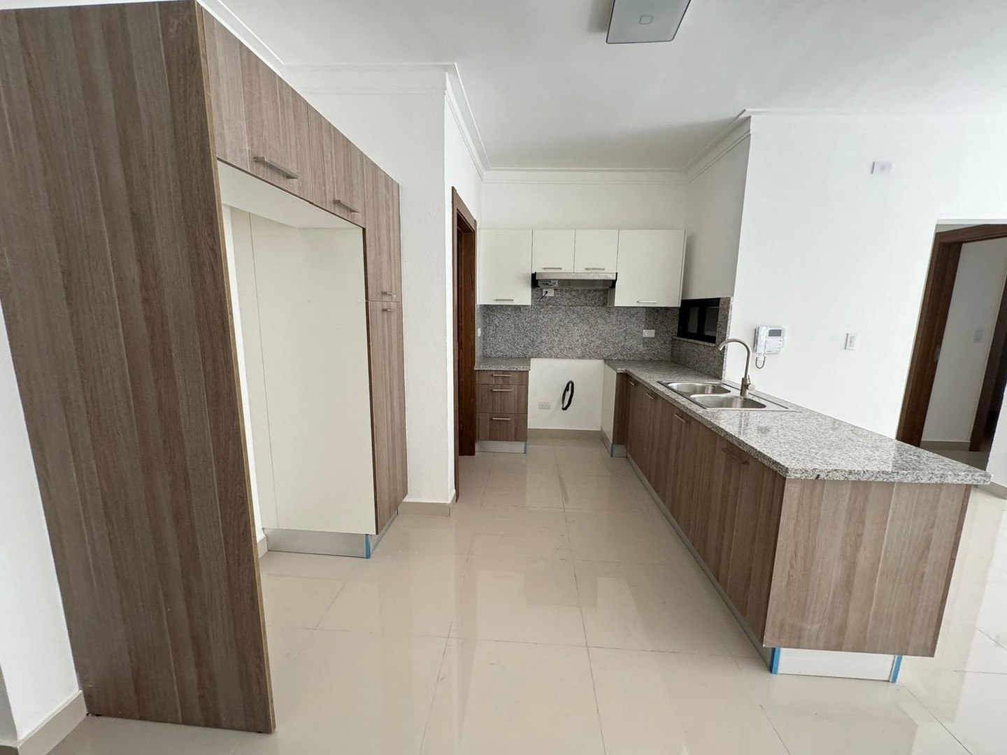 apartamentos - Apartamento en Alquiler
LOS RESTAURADORES
USD 950.00 (Mantenimiento incluido)

 4