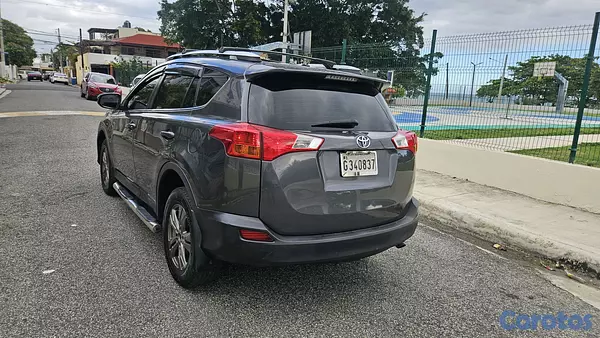 jeepetas y camionetas - Toyota rav4 2015 4