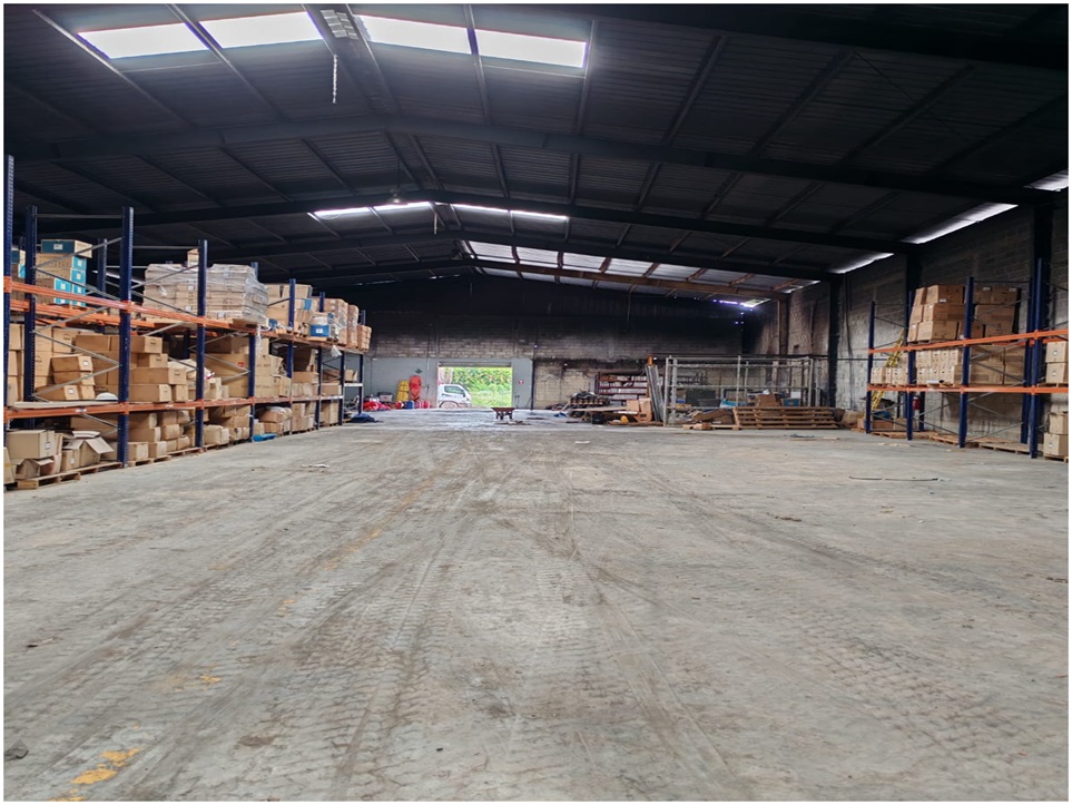 otros inmuebles -  NAVE INDUSTRIAL CERCA DEL MERCA, 1,500 Mts.2 DE CONSTRUCCION Y 10,000 DE SOLAR,