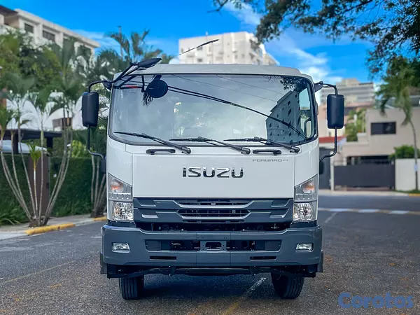 camiones y vehiculos pesados - Isuzu FTR 21 Pies 2